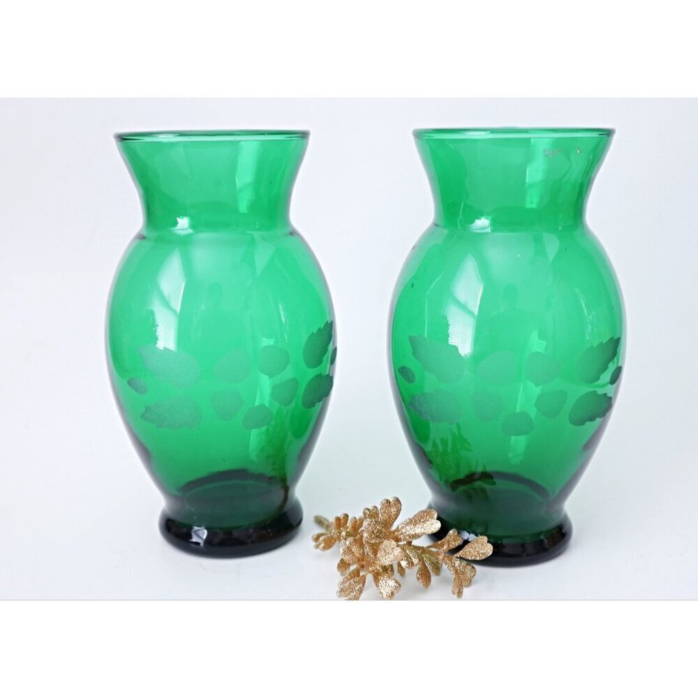 2 Vintage Forest Green Vases Etched Charm Anchor Hocking Vase 1940's